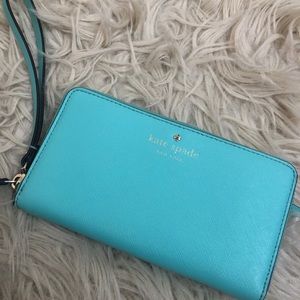 Kate spade wristlet wallet